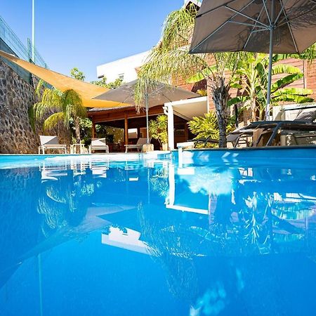Le Kerveguen Hotel Saint-Gilles-les Bains Eksteriør billede
