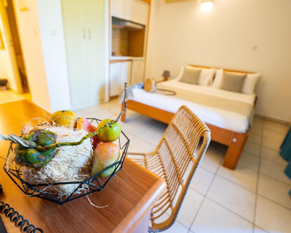 Le Kerveguen Hotel Saint-Gilles-les Bains Eksteriør billede