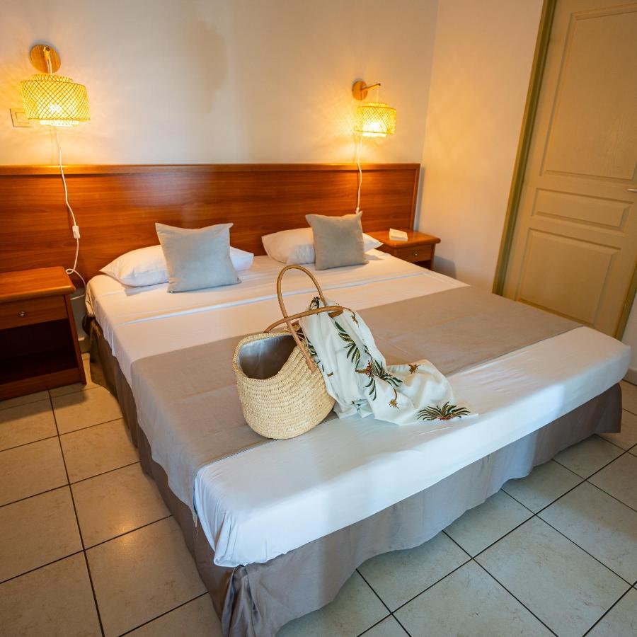 Le Kerveguen Hotel Saint-Gilles-les Bains Eksteriør billede
