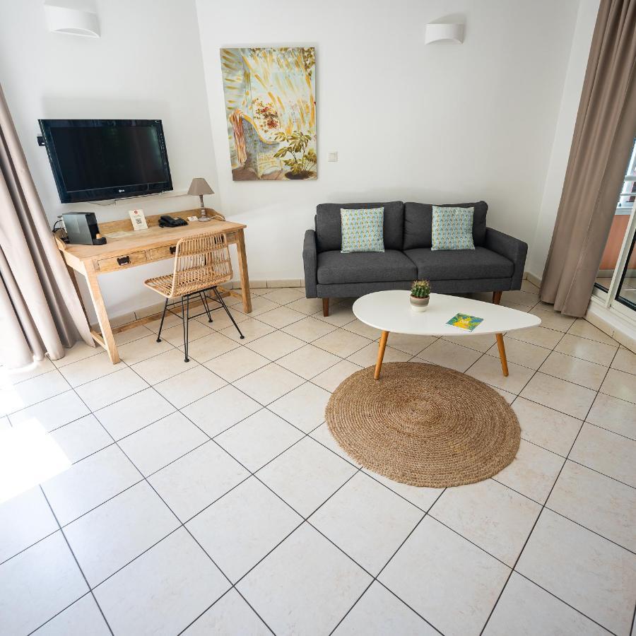 Le Kerveguen Hotel Saint-Gilles-les Bains Eksteriør billede