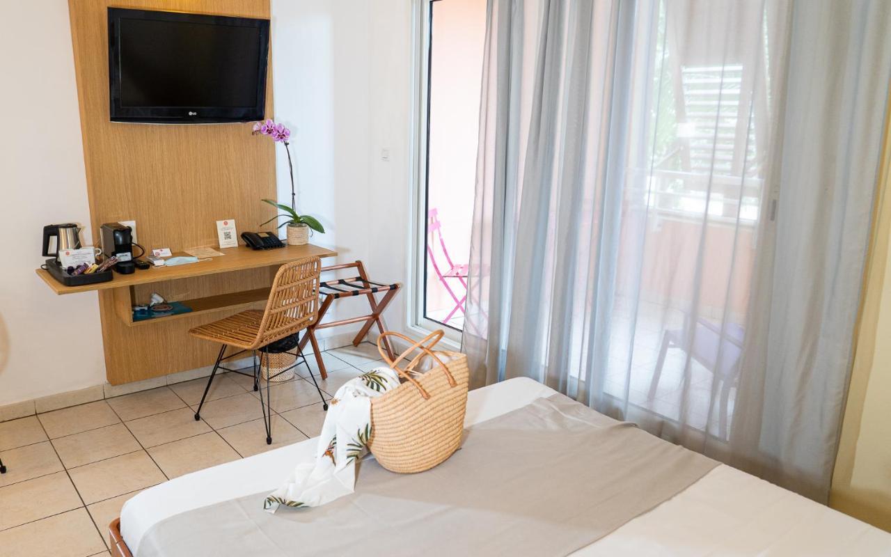 Le Kerveguen Hotel Saint-Gilles-les Bains Eksteriør billede