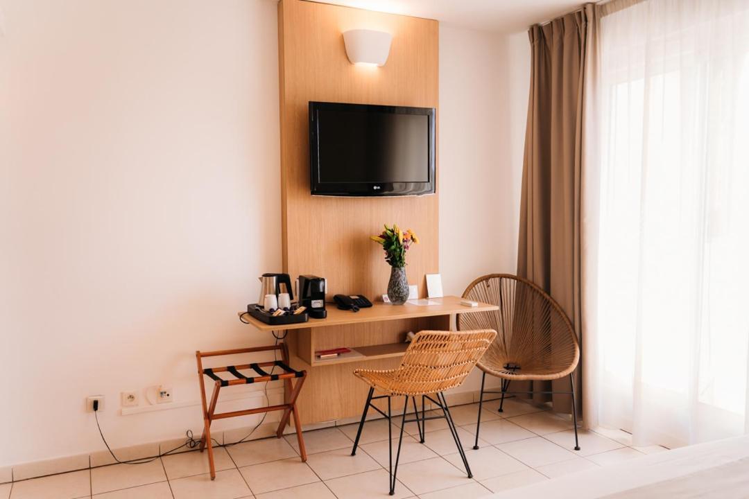 Le Kerveguen Hotel Saint-Gilles-les Bains Eksteriør billede