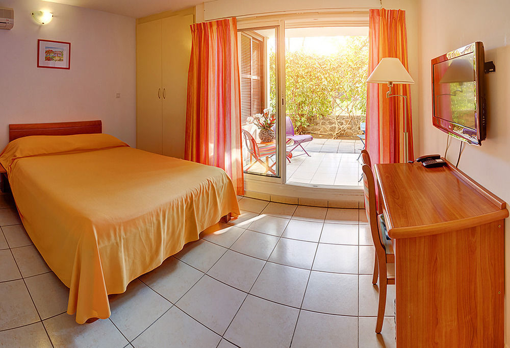 Le Kerveguen Hotel Saint-Gilles-les Bains Eksteriør billede