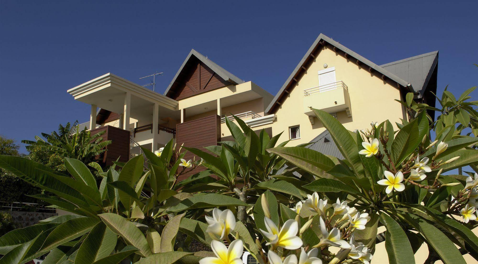 Le Kerveguen Hotel Saint-Gilles-les Bains Eksteriør billede