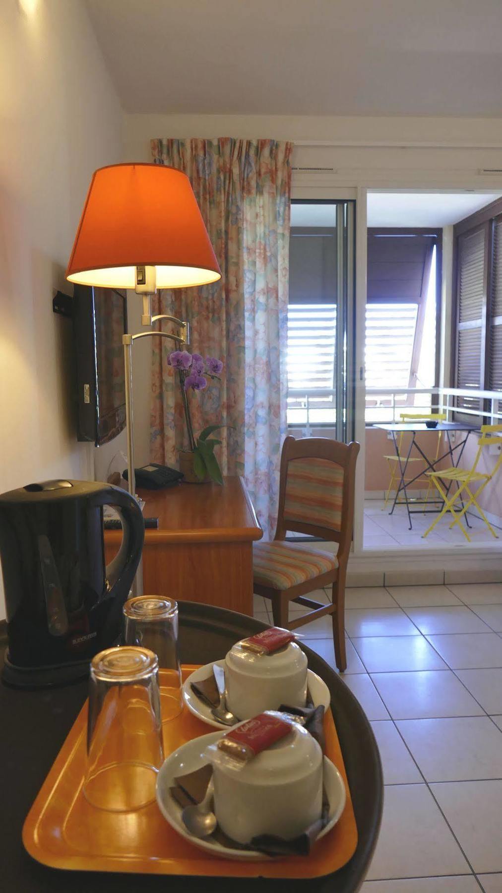 Le Kerveguen Hotel Saint-Gilles-les Bains Eksteriør billede