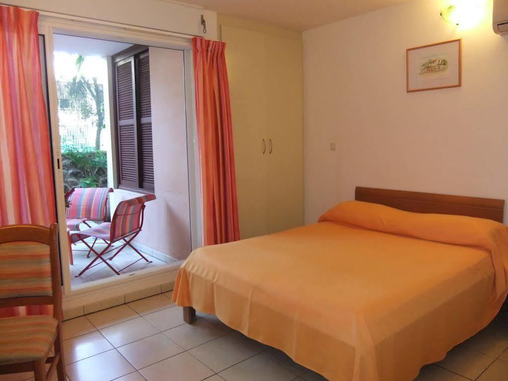 Le Kerveguen Hotel Saint-Gilles-les Bains Eksteriør billede