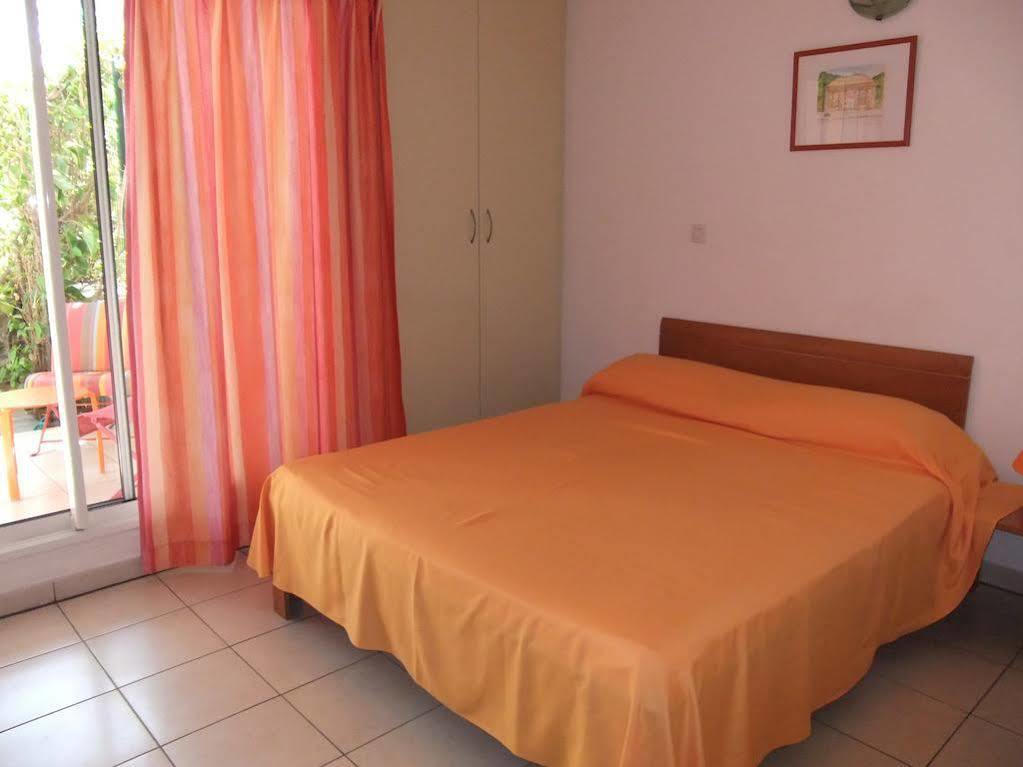 Le Kerveguen Hotel Saint-Gilles-les Bains Eksteriør billede